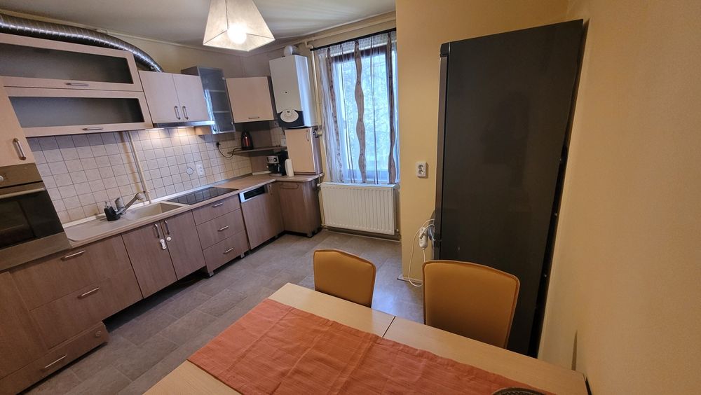 Apartament 3 camere de închiriat – Unirii (etaj 1, lângă școală)