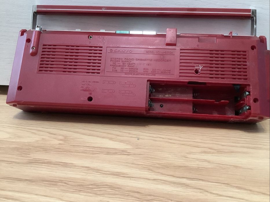 2 radiocasetofoane Sanyo , M-S300K și M 1950F, defecte