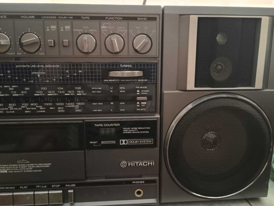 Радиокасетофон Hitachi