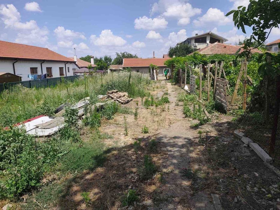 Равен парцел в Бранище