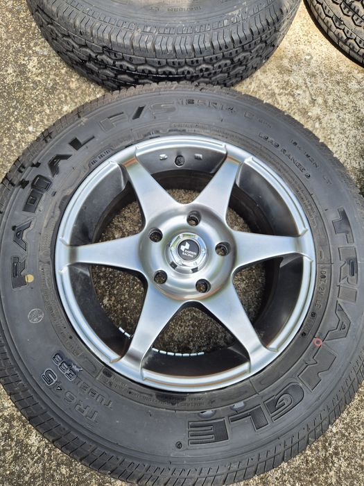 Джанти с гуми за платформа, ремарке