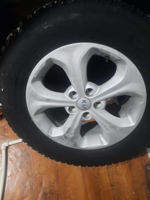 Продам комплект 235/65