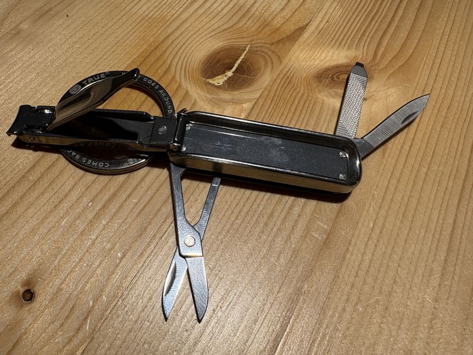 Unealta multifunctionala True Utility NailClip