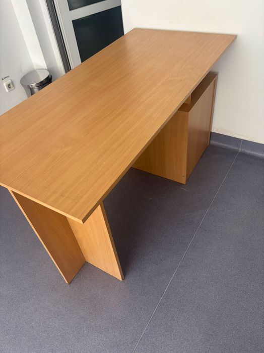 Birouri si alt mobilier second hand
