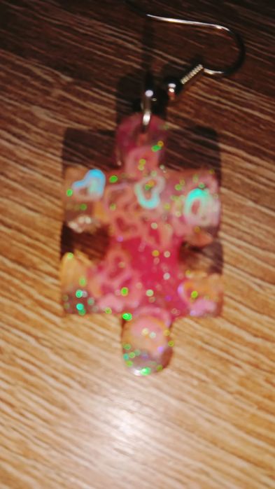 Продам брелки,серьги,кулон