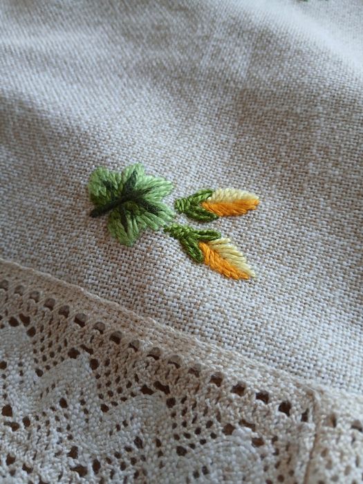 Малка покривка с дантела