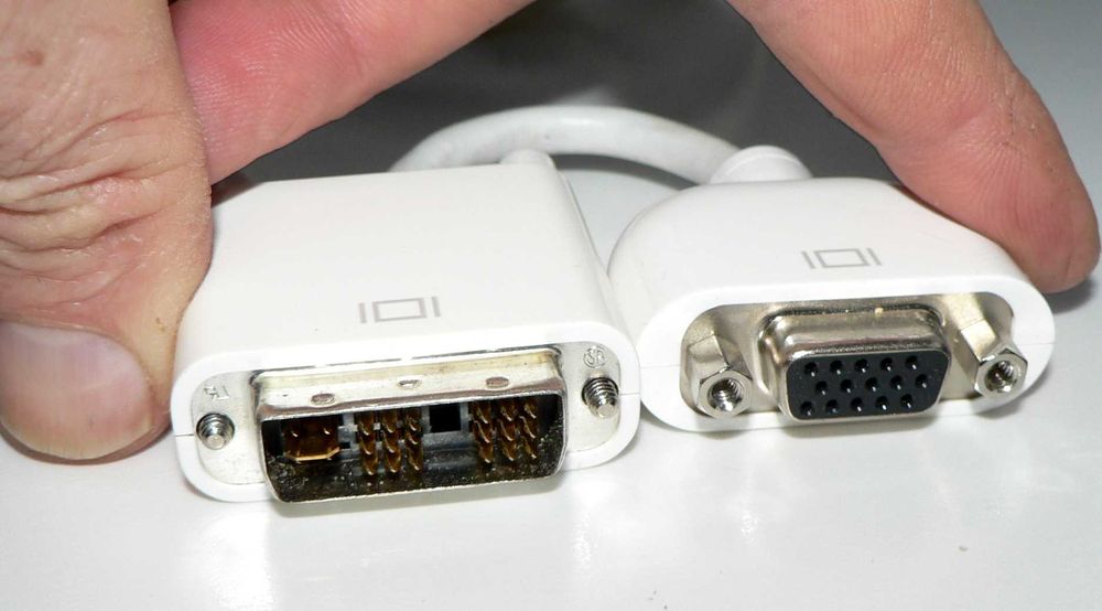 Камери и кабели за компютър