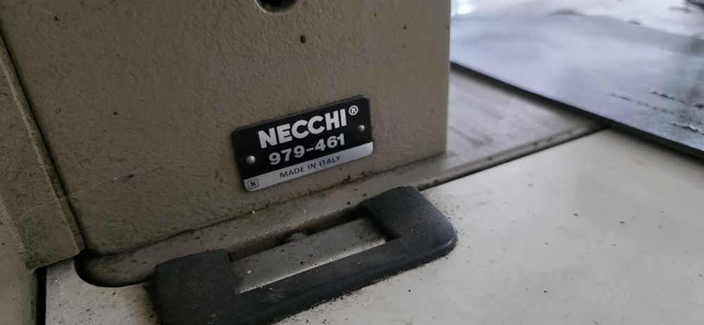 Masina de cusut industriala NECCHI cu doua ace