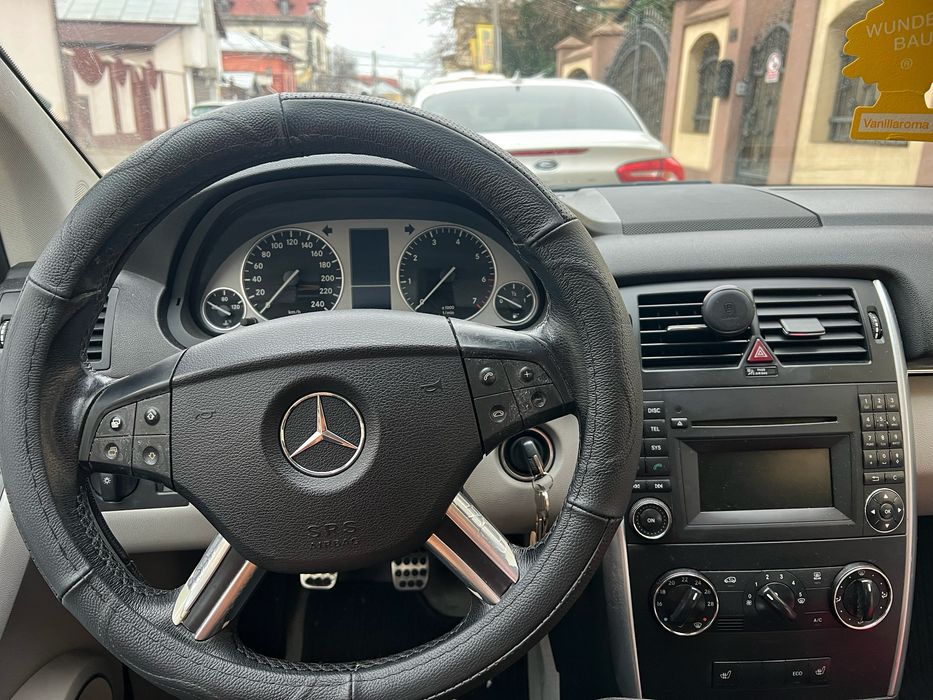 Mercedes- Benz , B 170