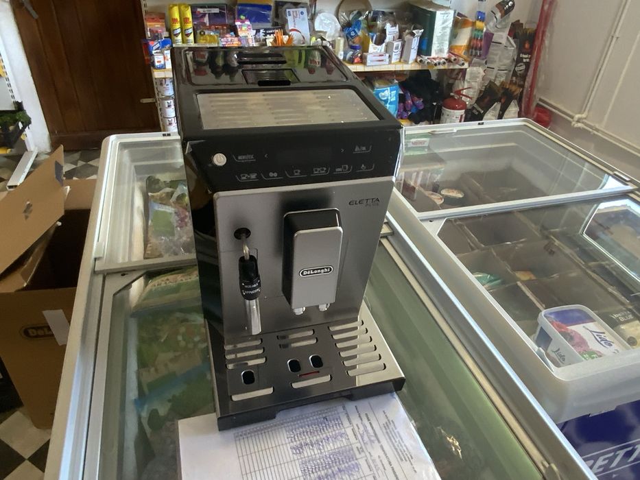 Expressor Automat De'longhi Eletta Plus ECAM 44.620 S,1450W,15 bar,1.8