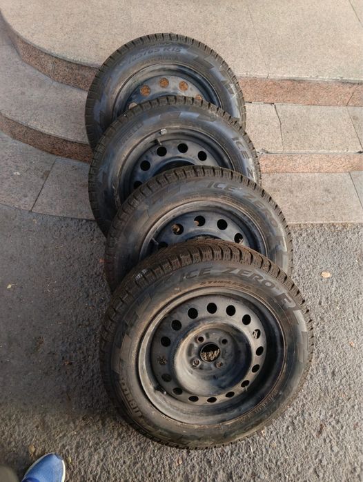 Pirelli резина с дисками 16R. 4*100