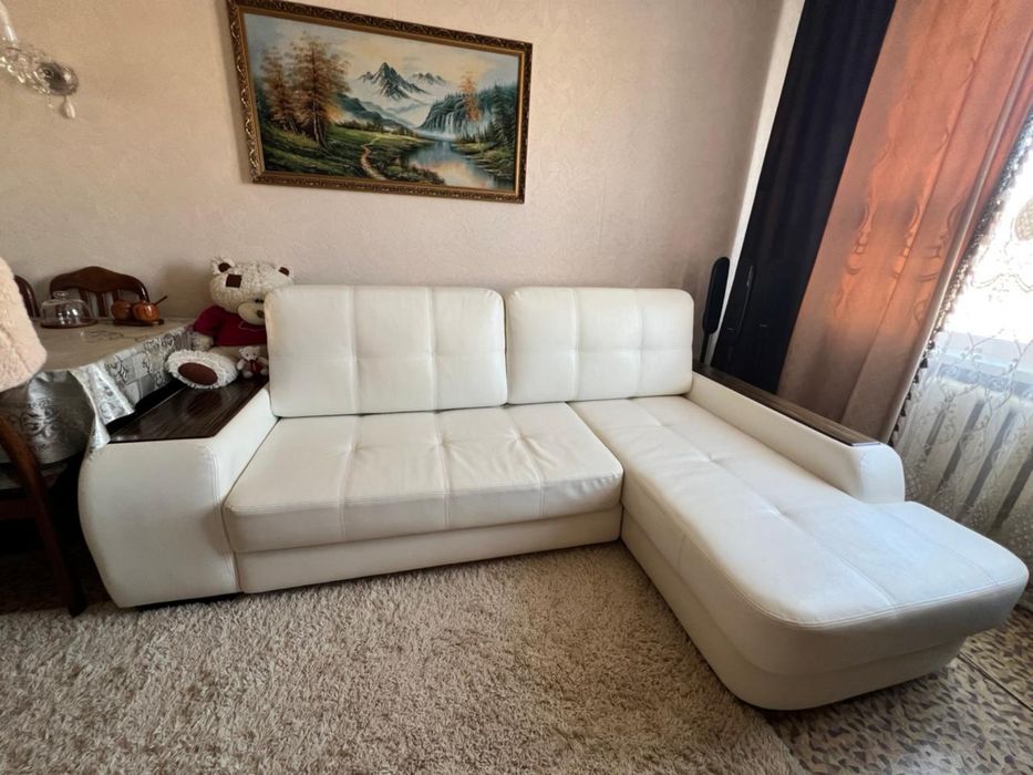 Кожаный диван угловой