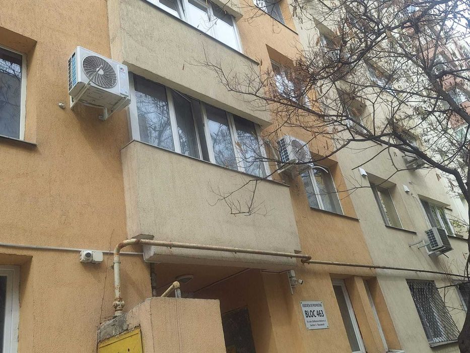 Montare/demontare aer ,igienizare ,incarcare freon ,service