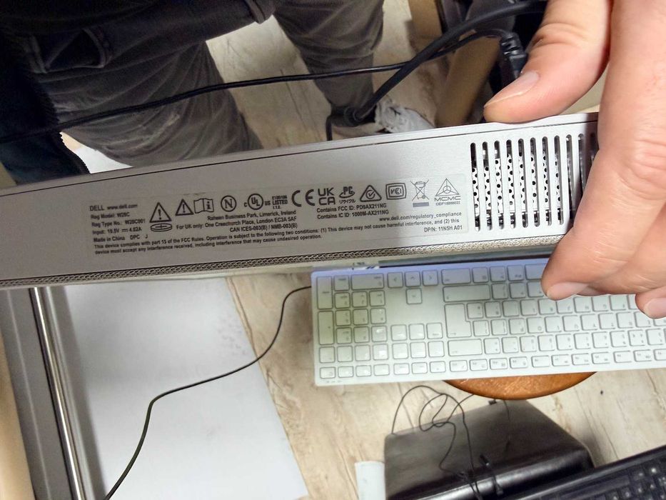 DELL INSPIRON 27 7730 All In One   i5-1334U