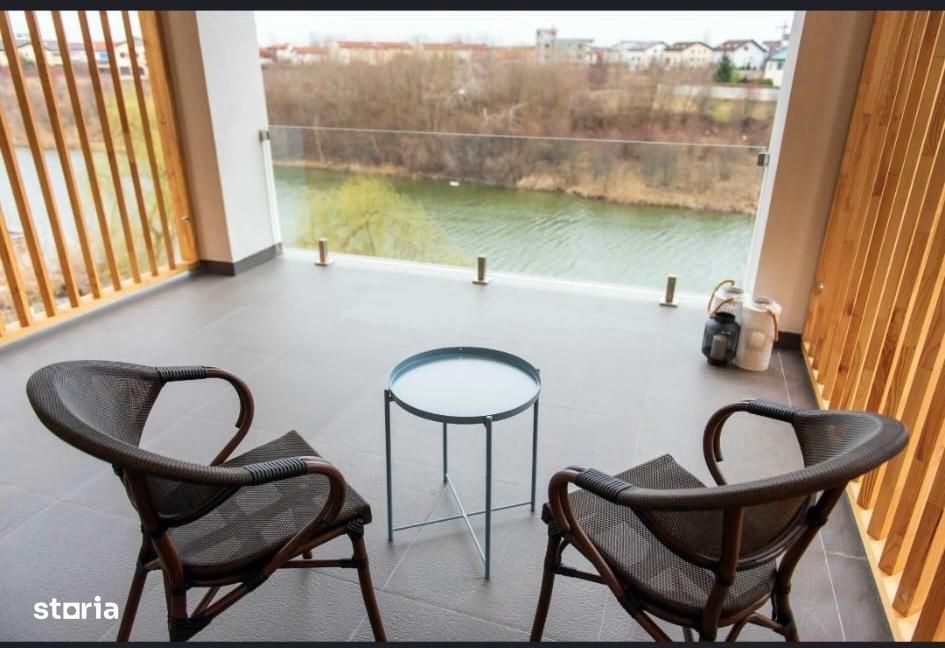Pipera: Apartament cu 2 camere deosebit, cu vedere catre lac!