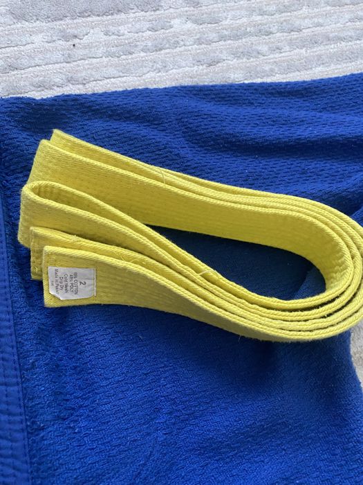 продам кимоно для 9-12 лет