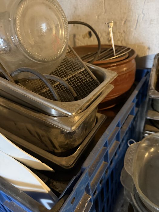 Посуда продавам я на едно