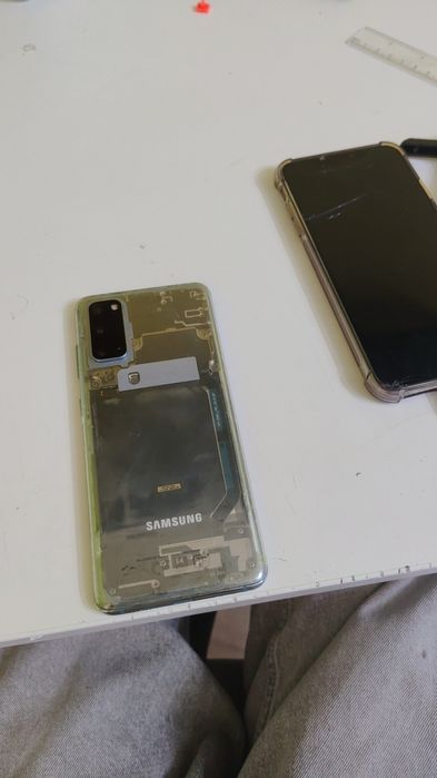 Продам самсунг с20