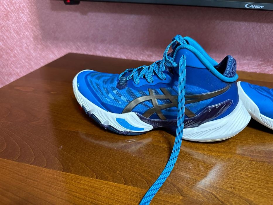 Волебольные кросовки