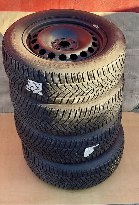Dunlop 215/60/R16 M+S Volkswagen–Audi–Seat–Škoda