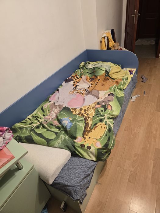 Подарявам мебели