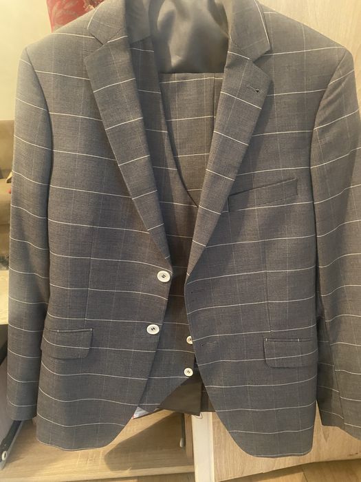 Продам мужской костюм тройка