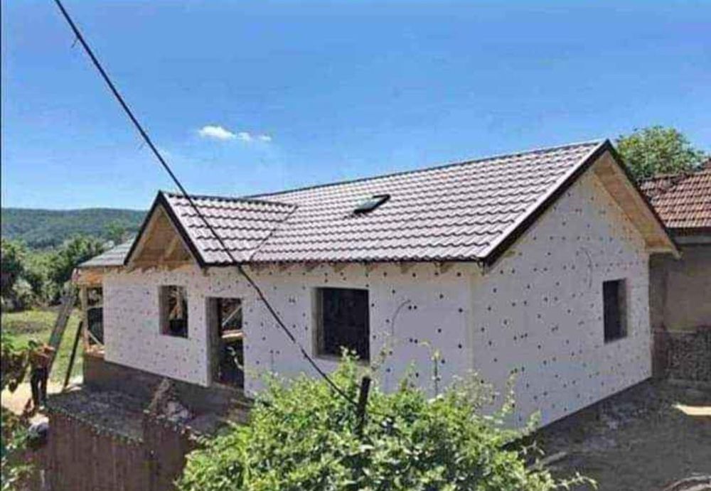 Vând case din panouri sandwich