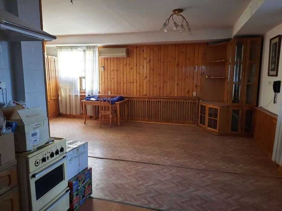 Продаётся помещение в центре на Дархане.