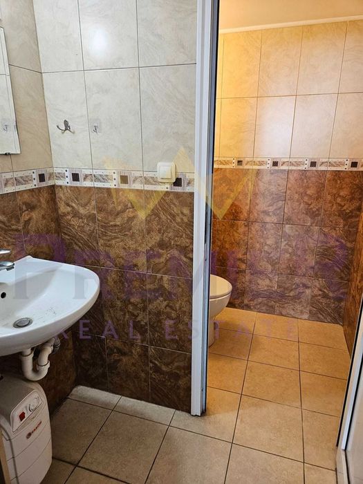 Продава се Магазин в Варна, ЖП Гара - 75 кв.м за 2267 €/кв.м - Снимка #2