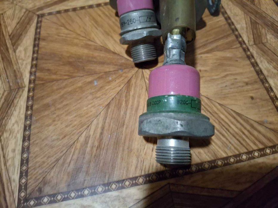 Диоды В-200, В-50, В-4-10 с радиаторами