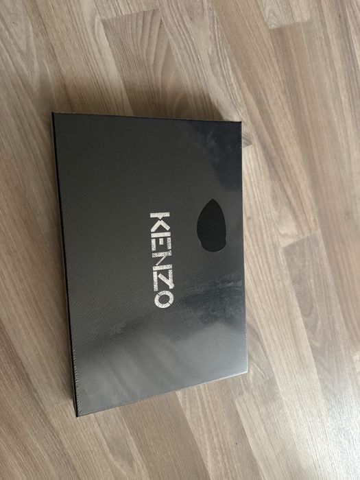 Продам клатч кензо