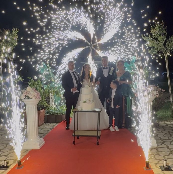 Cabina foto/platforma 360/fum greu/gender reveal /masina baloane fum