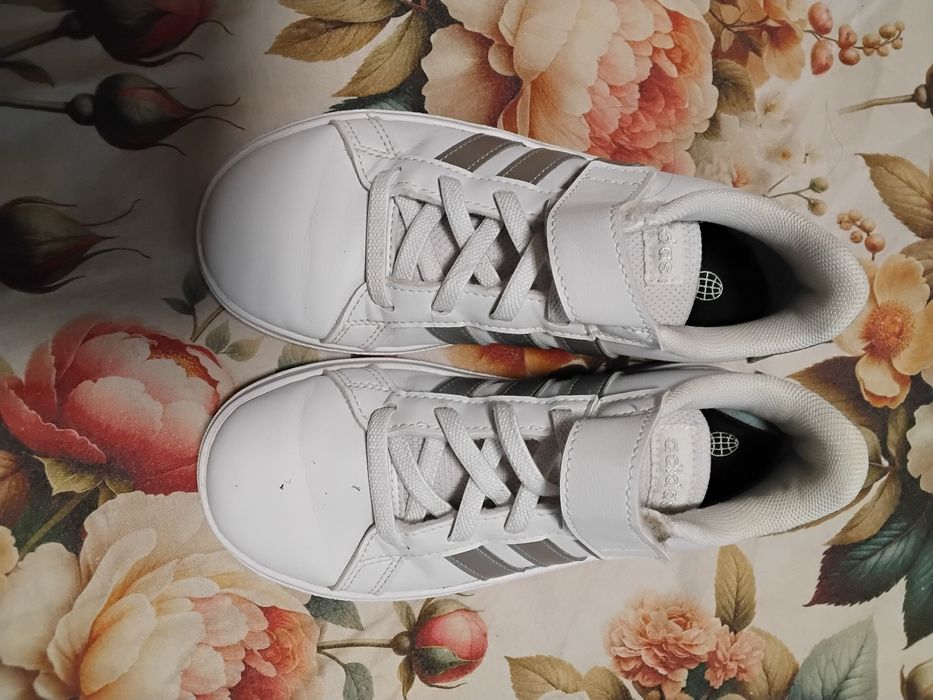 Детски маратонки ADIDAS.