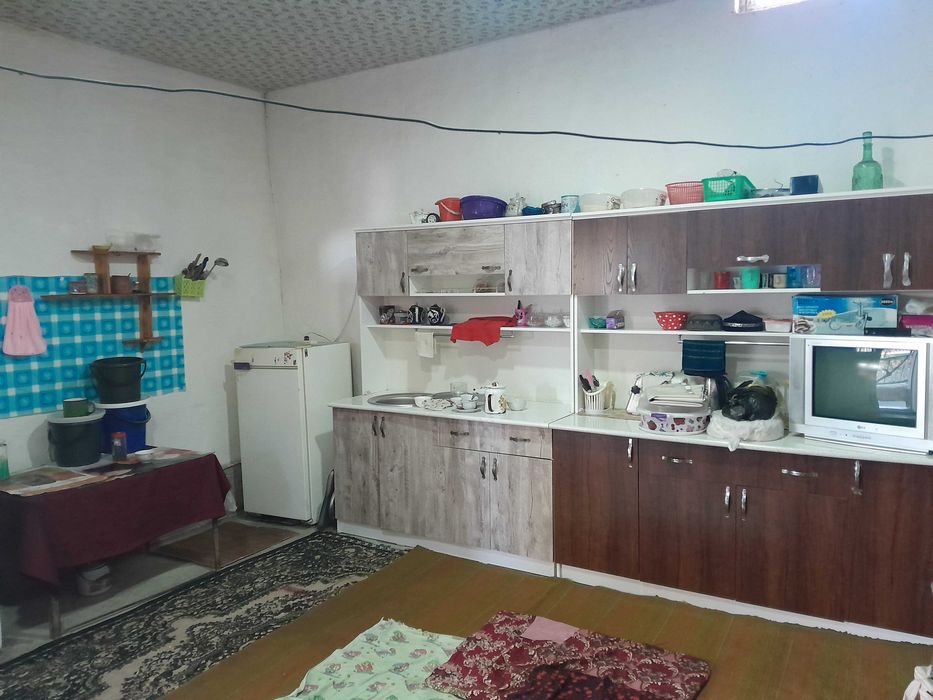 Уй сатилади барлих нарсеси бар