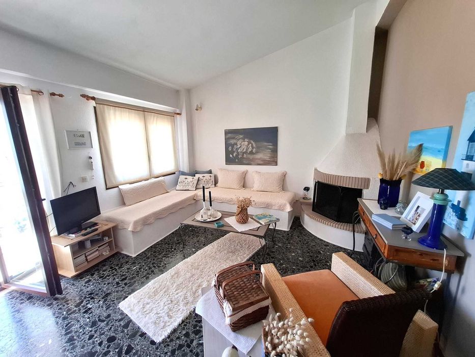 Продава лукс апартамент 48м2 първа линия в Неа Врасна, Северна Гърция