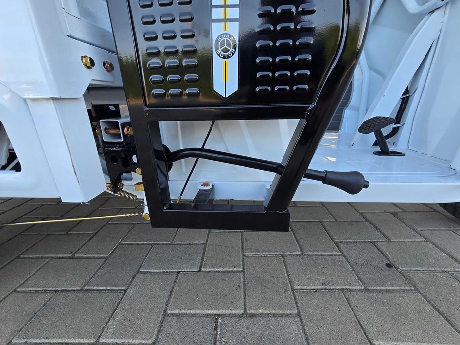 Triciclu cargo cu semicabina KUBA GL35000 full electric