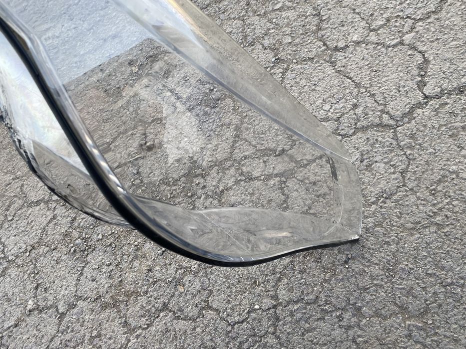 Правое стекло фары BMW E60