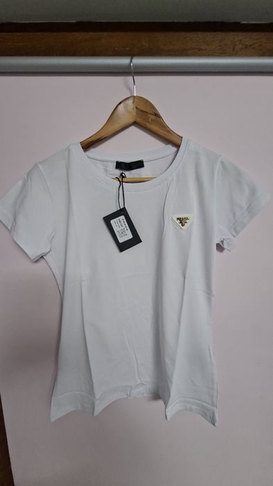 Tricouri pentru  damă diferite marimi si culori