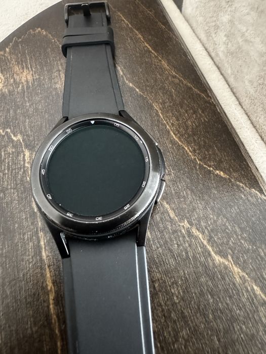 Часы Galaxy Watch 4