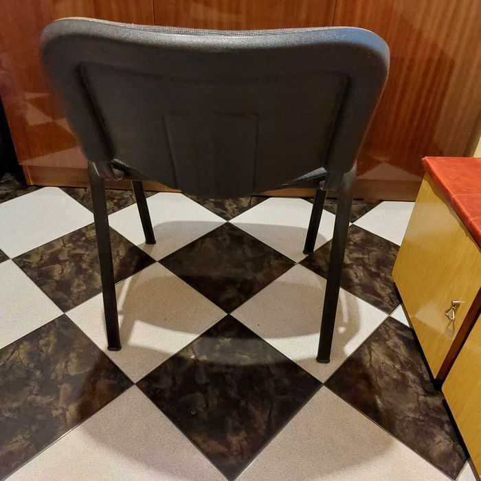 офис стол за посетители