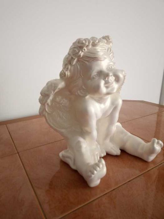 Statuetă Heruvim Sidefat din Polirășină – Decor Elegant, 25 cm