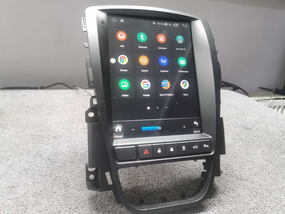 Navigatie Opel Astra J/Tesla style  4/64gb port SIM