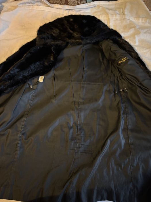 Продам женскую шубу