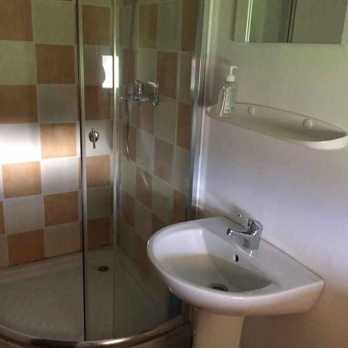 Cazare la Bran- 8 camere-max.18 persoane