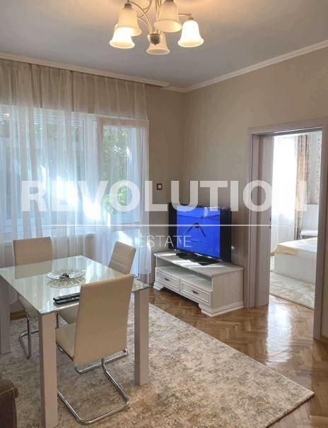 Дава се под наем Тристаен апартамент в Варна, Център - 76 кв.м за 747.66 € - Снимка #1