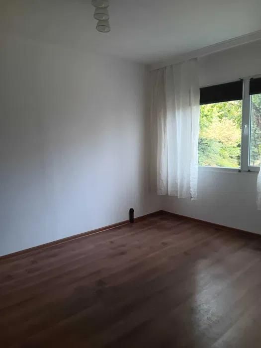 Дава се под наем Тристаен апартамент в Пловдив, Въстанически - 64 кв.м за 255 € - Снимка #2