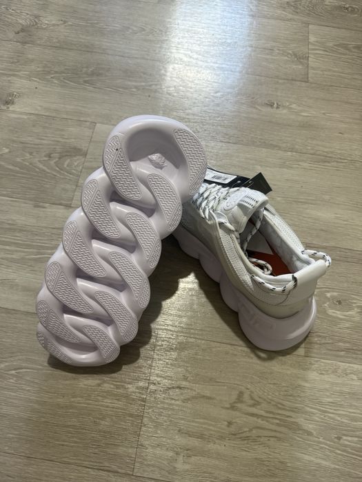 versace chain reaction