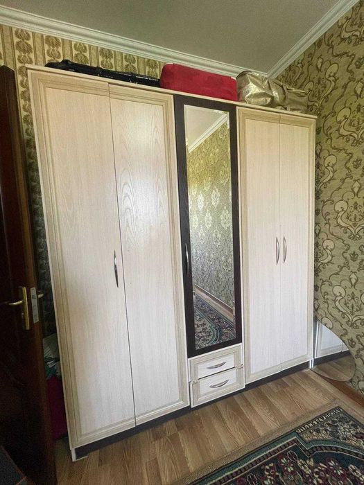 Продается спальный шкаф (шифоньер)