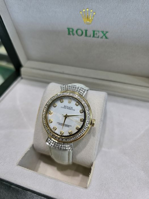 Продаю женские Золотые Ролексы с бриллиантами