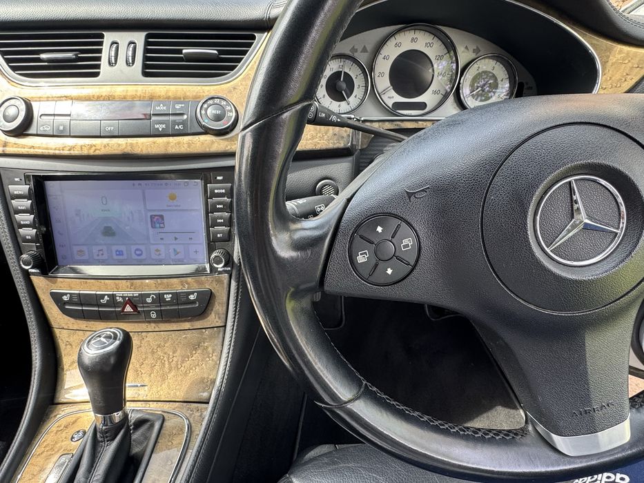 Vând Mercedes CLS